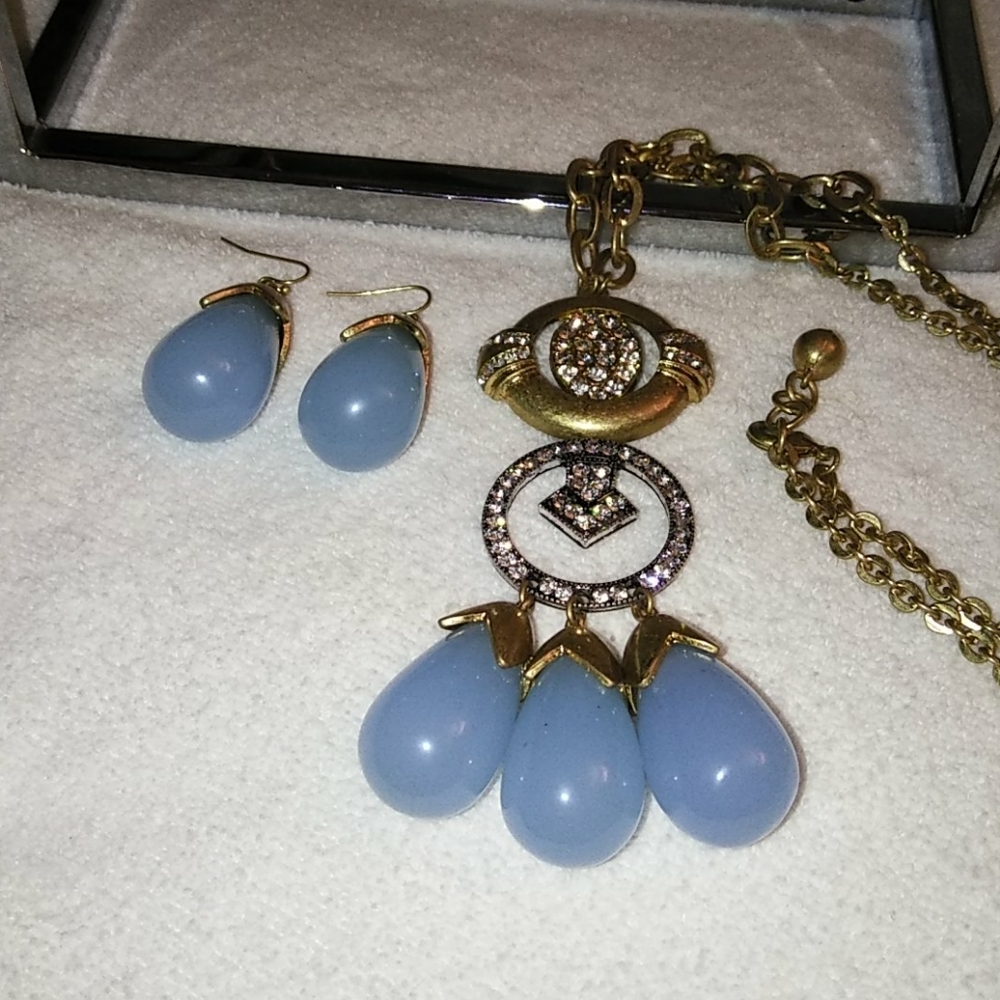 Moonstone Statement Necklace& Earrings - image 3